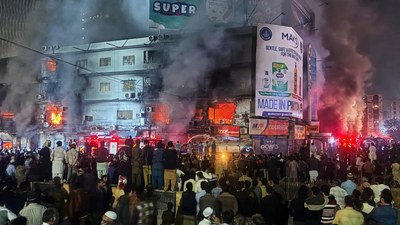 Pakistan mall fire.jpg