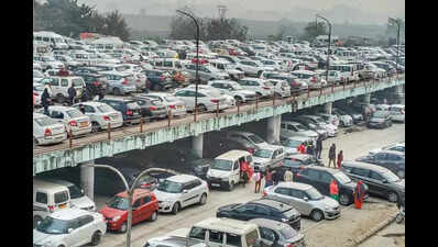 Parking lot manager run over by haryana tourists after fee dispute in haridwar.jpg