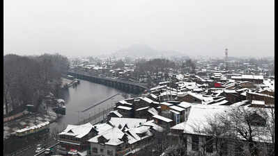 Srinagar jan 25 ani an aerial view of snow covered areas in srinagar on sun.jpg