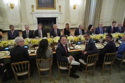 Tech leaders at dinner hosted by donald trump.jpg