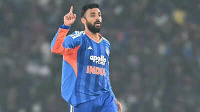 Varun chakravarthy 2701 get.jpg