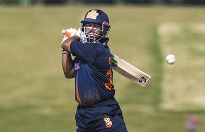 Vijay hazare trophy gujarat vs delhi.jpg