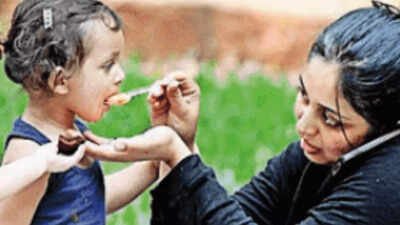 Women should go for regular scans to ensure that there are no genetic anomalies as such chances incr.jpeg