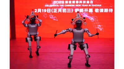 39chinese humanoid robots39 showcased during lunar new year event impress everyone and 39prove39 why.jpeg