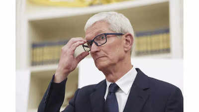 Apple ceo tim cook.jpg