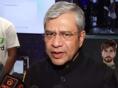 Ashwini vaishnaw inaugurates waves creators corner at ai summit in delhi.jpg