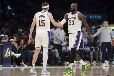 Austin reaves and lebron james of the los angeles lakers.jpg