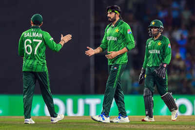 Colombo sri lanka feb 15 ani pakistan39s usman tariq and teammates celebrat.jpg