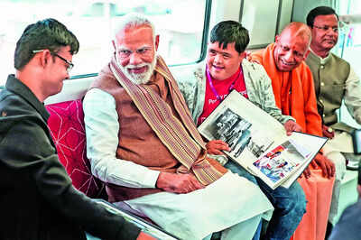 Country knows you are naked why strip pm on cong protest.jpg