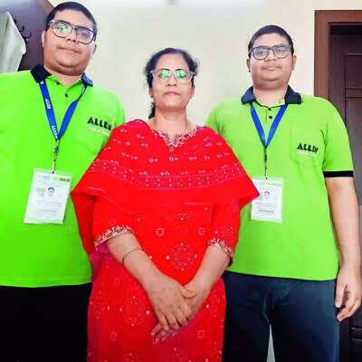 Identical twins identical scores 285 in jee main.jpg
