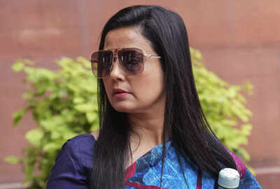 Mahua moitra.jpg