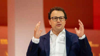 Meet anthropic ceo dario amodei former openai researcher who turned his ai vision into a 37 billion.jpeg