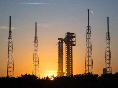 Nasa proceeds for launch with spacex crew 12 after weather delay.jpg