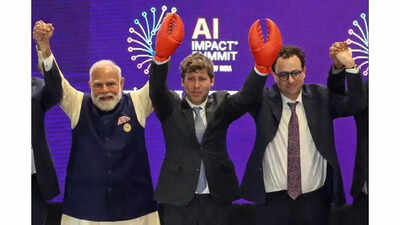 Openai shows its latest openclaw hire to 39tease39 anthropic in viral picture of sam altman and dari.jpeg