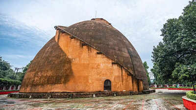 Patnas gol ghar stands without pillars the 1770 famine era secret behind the giant structure and the.jpeg