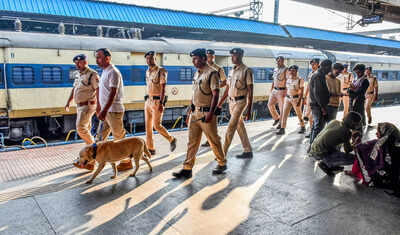 Ranchi nov 11 ani rpf personnel conduct a security check at ranchi railway s.jpg