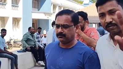 2 sgst officials among 3 held in 1cr bribery case.jpg