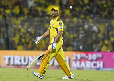 Chennai chennai super kings ms dhoni arrives to bat during an indian premier l.jpg