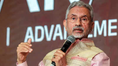 Eam to address middle east tensions in parliament.jpg