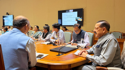 Jitendra singh holding the meeting.jpg