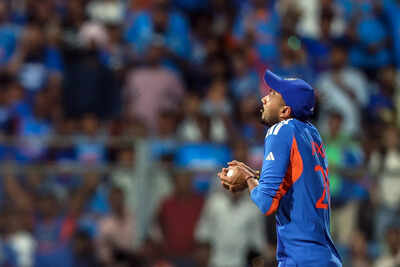 Mumbai mar 05 ani indian bowler axar patel takes the catch of england39s phil.jpg