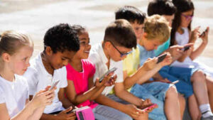 Us states introduce bills targeting student screen time.jpg