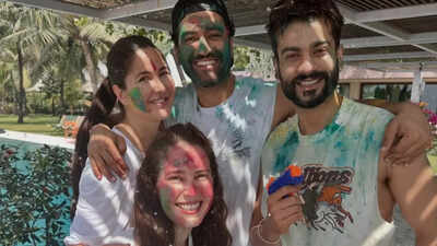 Vickat holi.jpg
