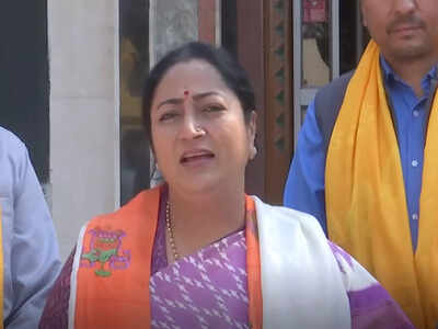 We are going to fulfil this demand cm rekha gupta lays foundation stone for new foot overbridge at i.jpeg